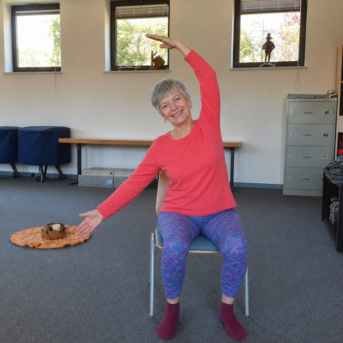 Yoga auf dem Stuhl